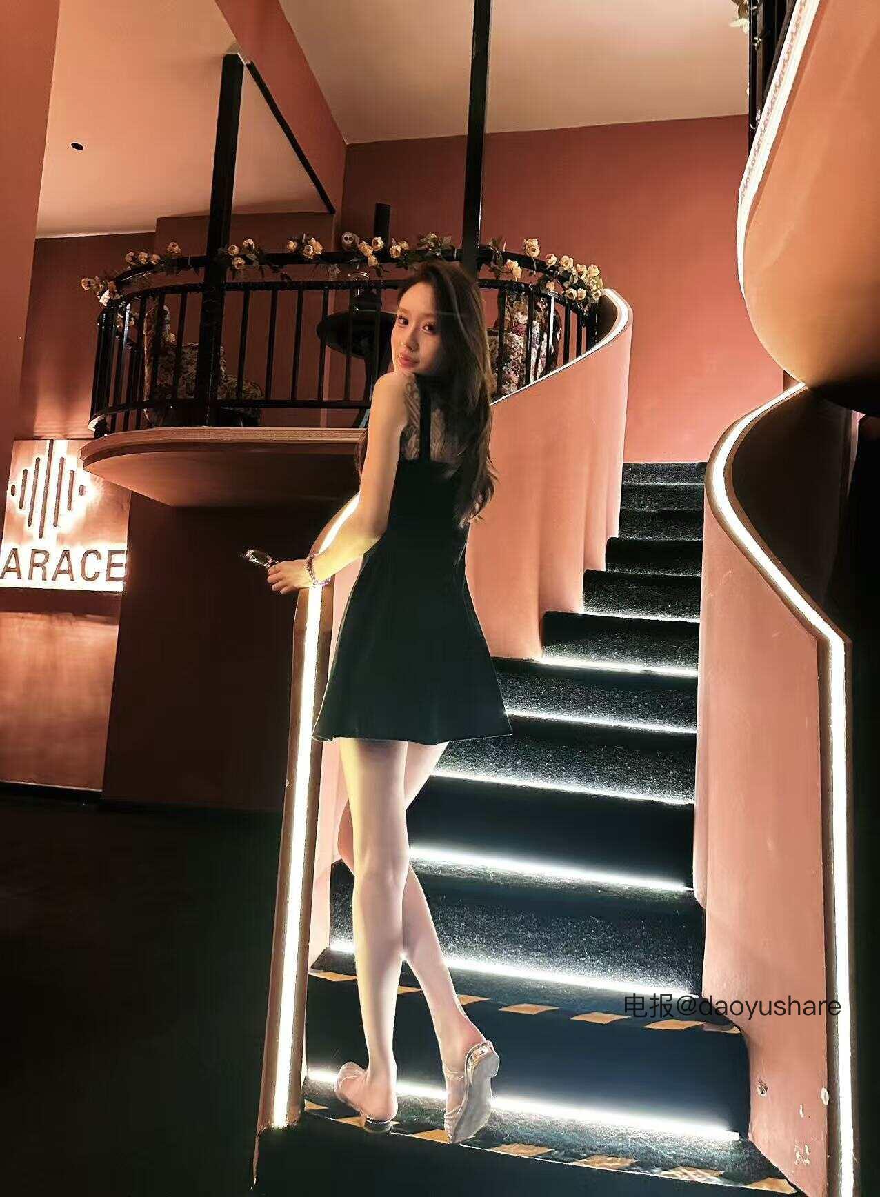 抖音 讨厌坏男人 岛遇 NO.001期 【39P16V】最新至：2025.6.17