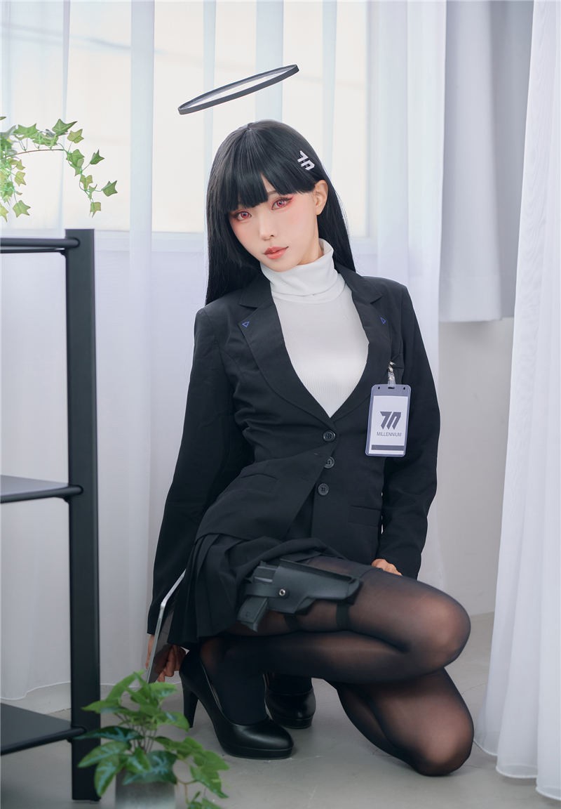 ElyEE子 2025年07月Patreon订阅 B Tsukatsuki Rio 調月莉音 [26P-48MB]