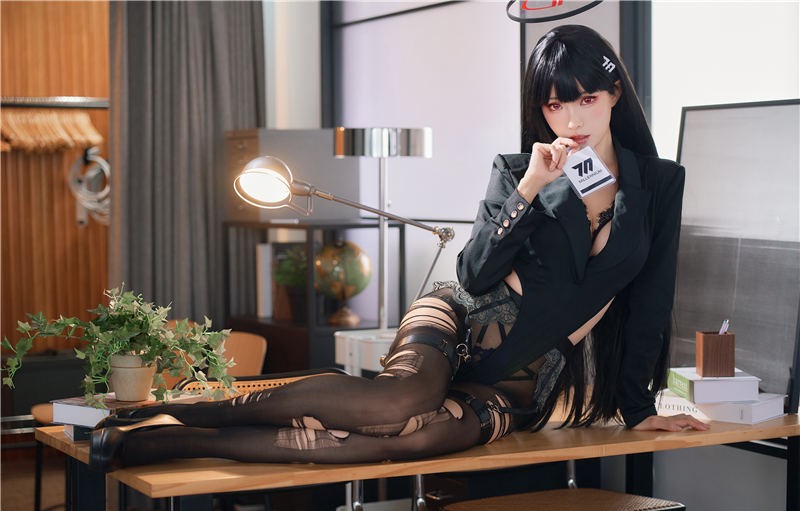 ElyEE子 2025年07月Patreon订阅 C Rio Secret Lingerie 莉音・秘密吊帶 [38P-74MB]