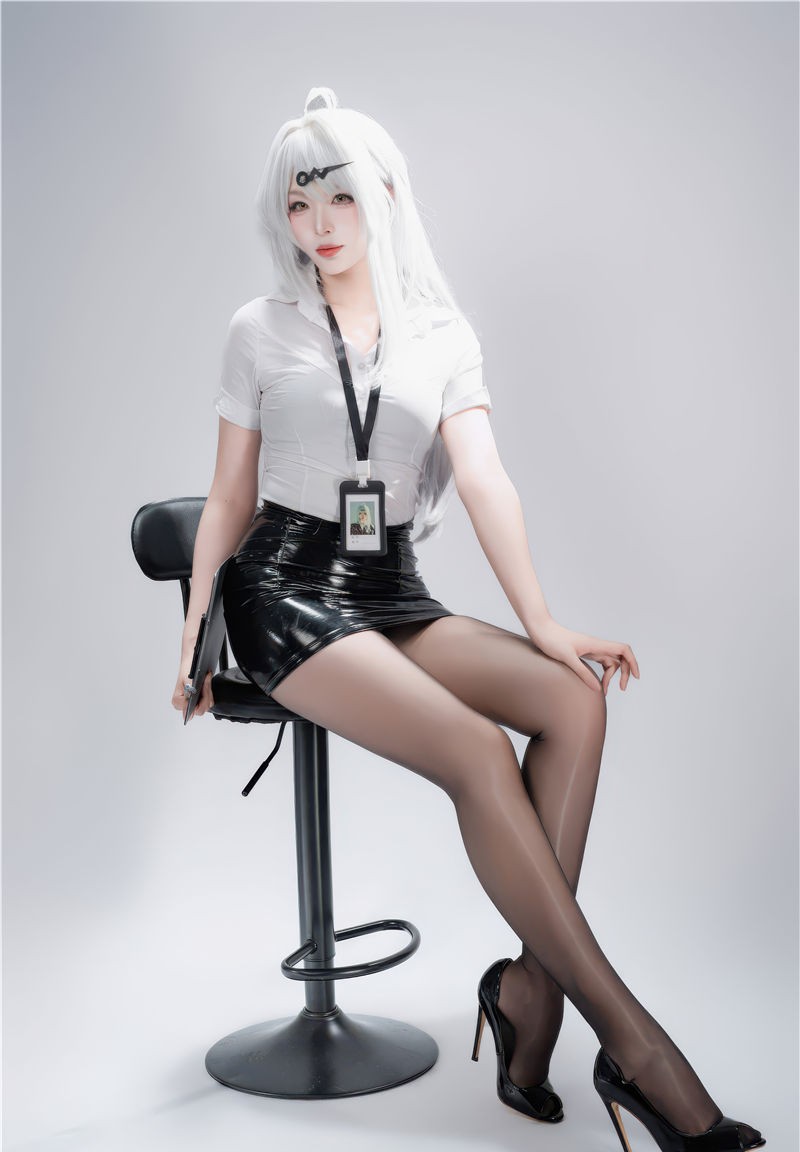 轩萧学姐  绝区零 仪玄 墨形影踪+OL[100P-319M]