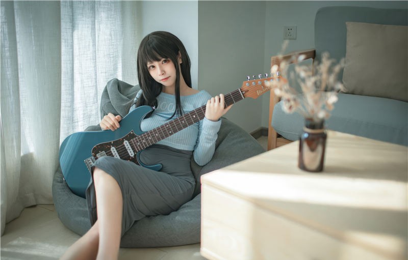 三無人型 吉他妹妹[24P-224M]