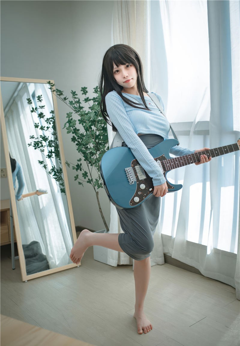 三無人型 吉他妹妹[24P-224M]