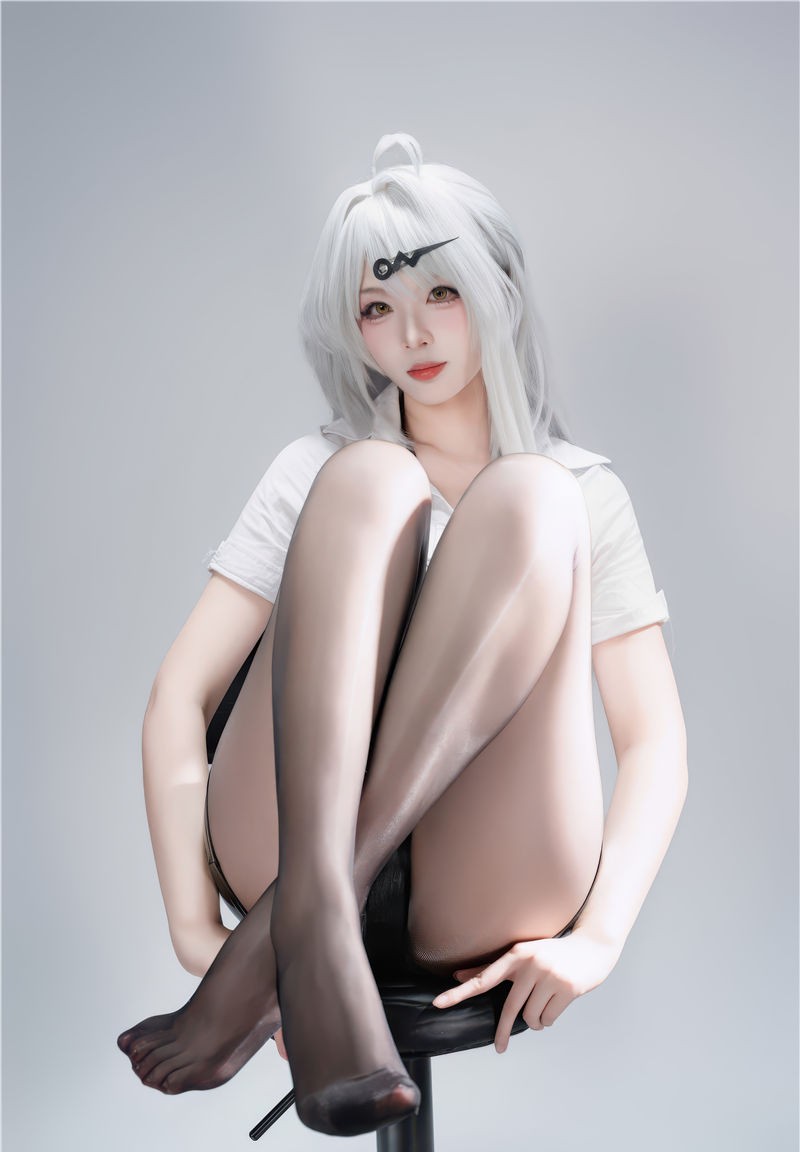 轩萧学姐  绝区零 仪玄 墨形影踪+OL[100P-319M]