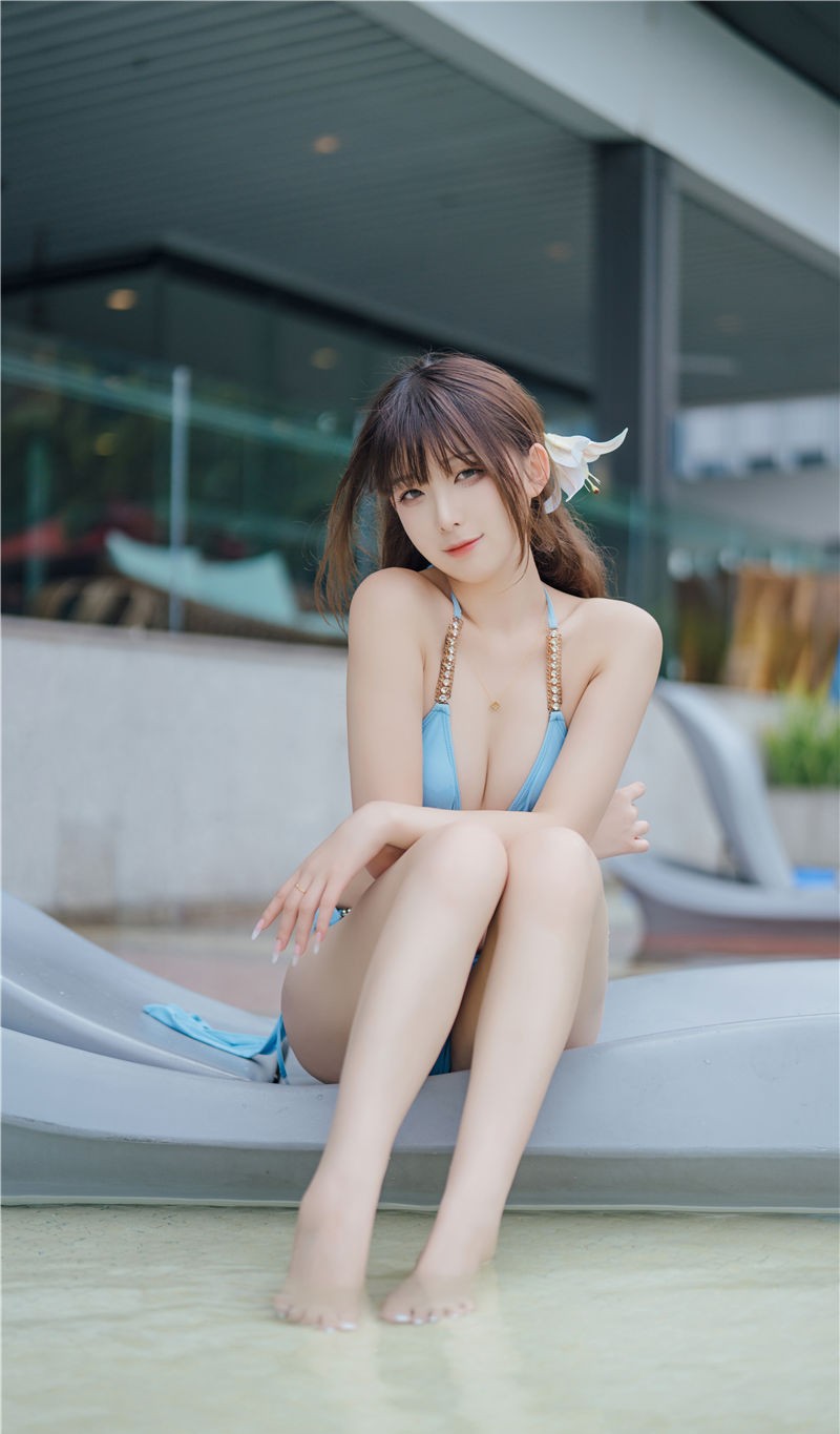 封疆疆v 泳装捏 [12P-294MB]