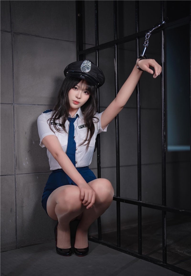 轩萧学姐 女警官 [170P-2.37GB]