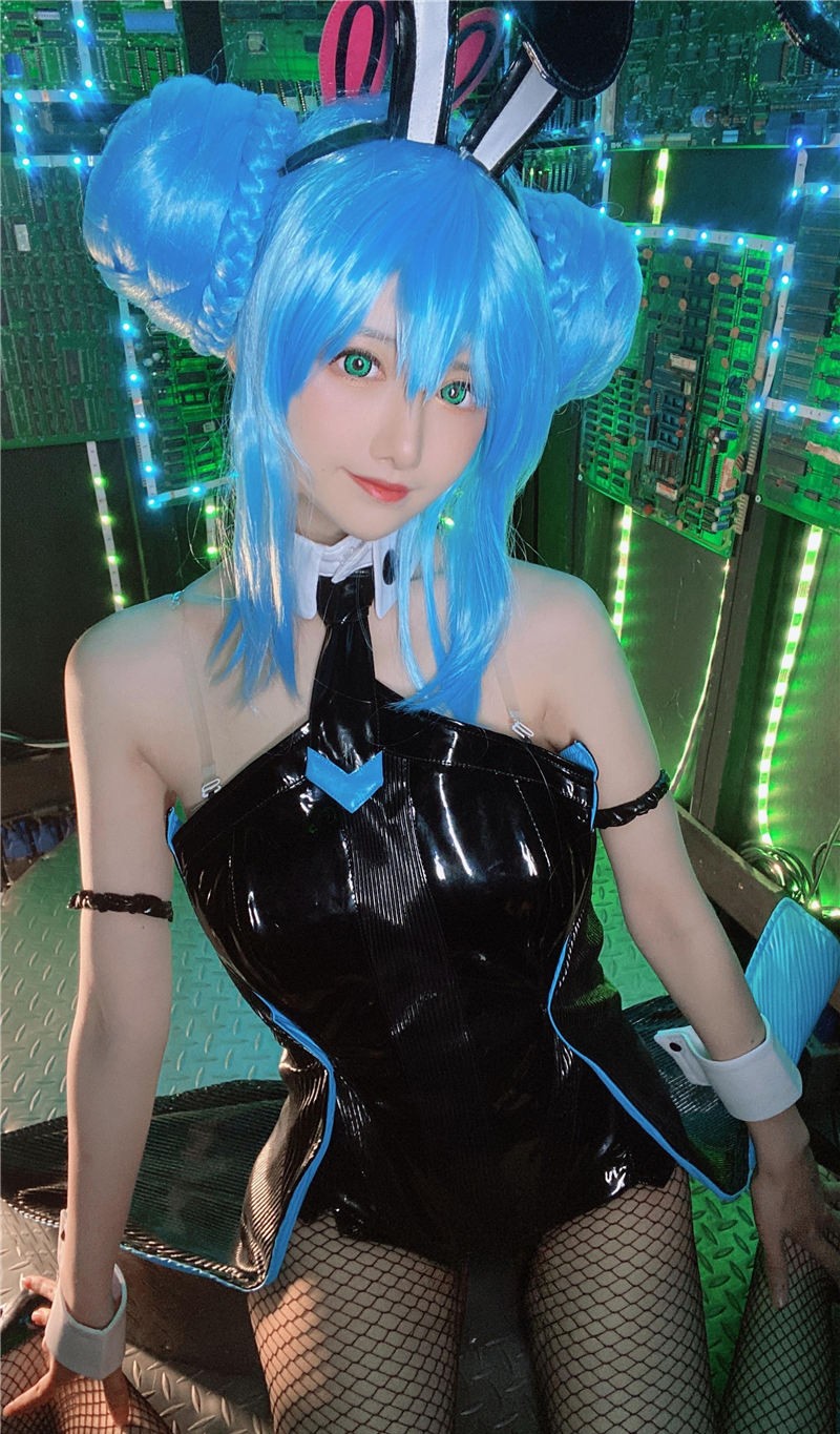 Shika小鹿鹿 莎拉自拍集[30P-98M]