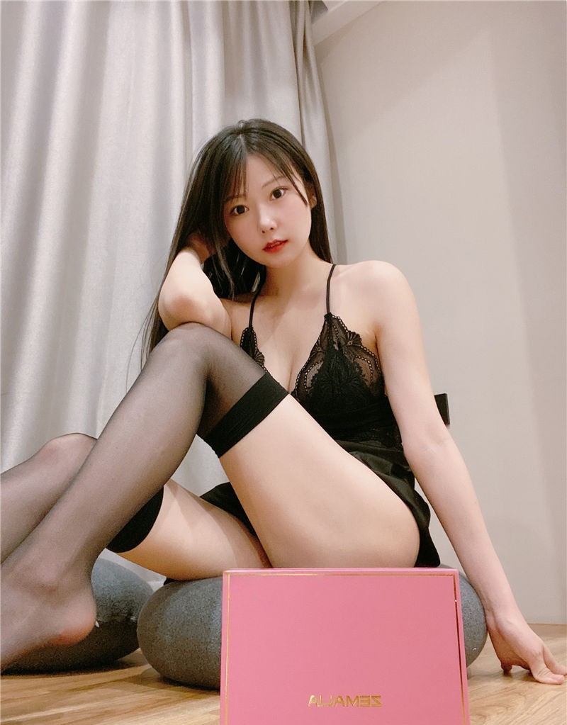 香草喵露露 大象 黑色掉代睡衣[25P-76M]