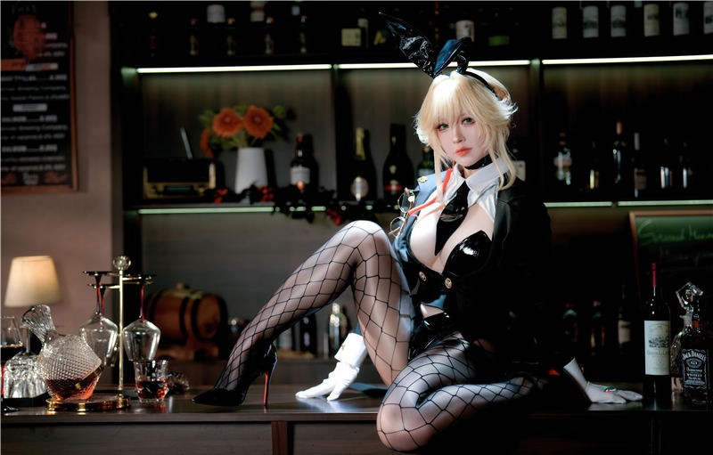 半半子 愛德ェントバニー[62P-375M]