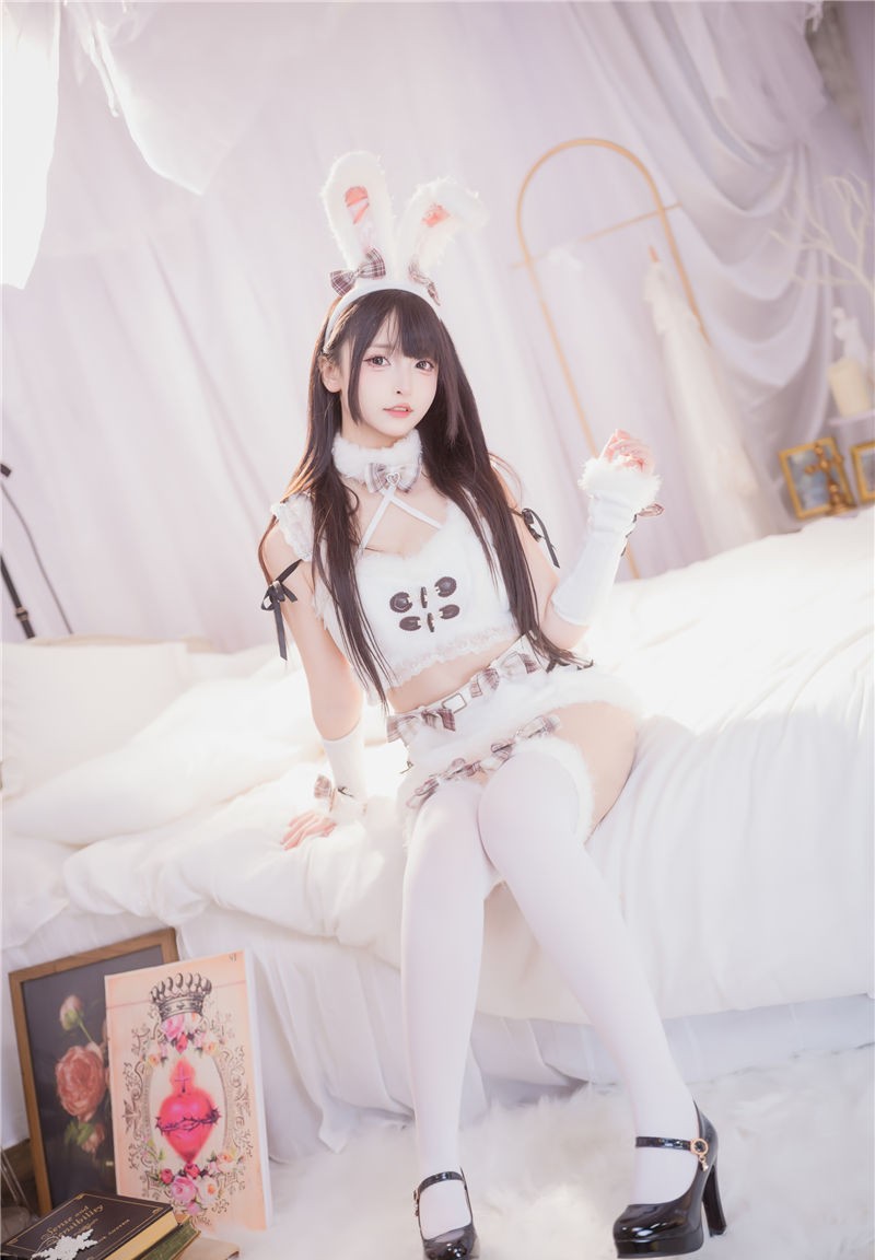 神楽坂真冬 毛绒白兔 [75P2V-318MB]