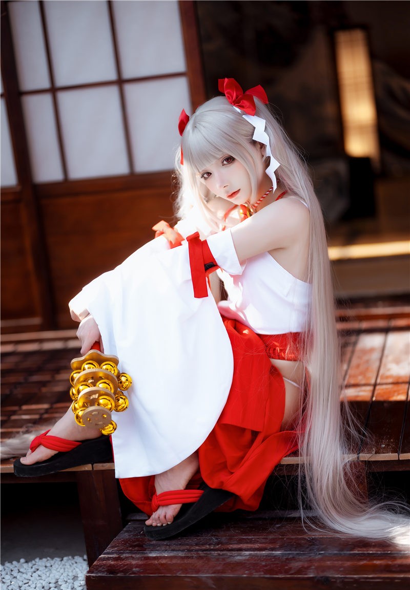 是三不是世w 碧蓝航线 可畏巫女[21P-566M]