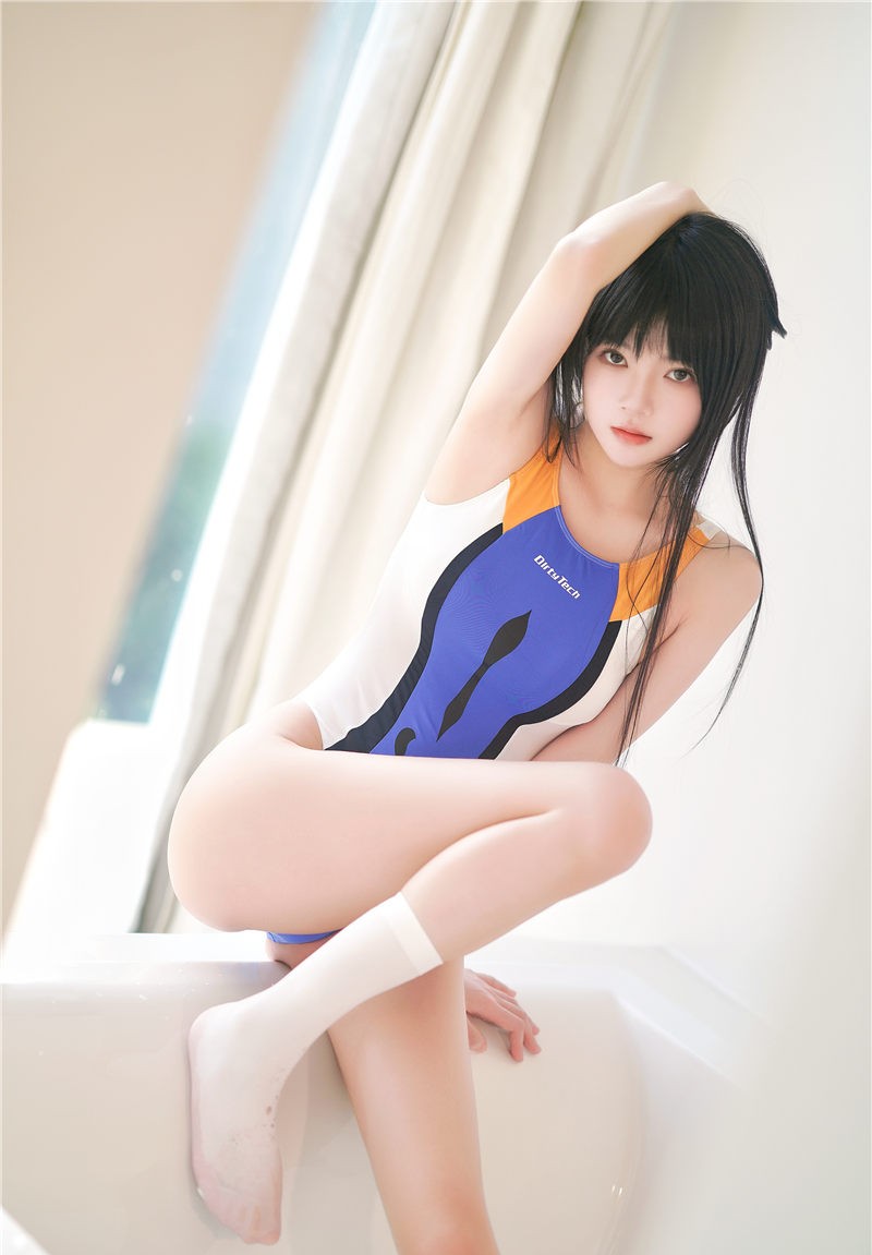 桜桃喵 竞泳 [21P-242MB]