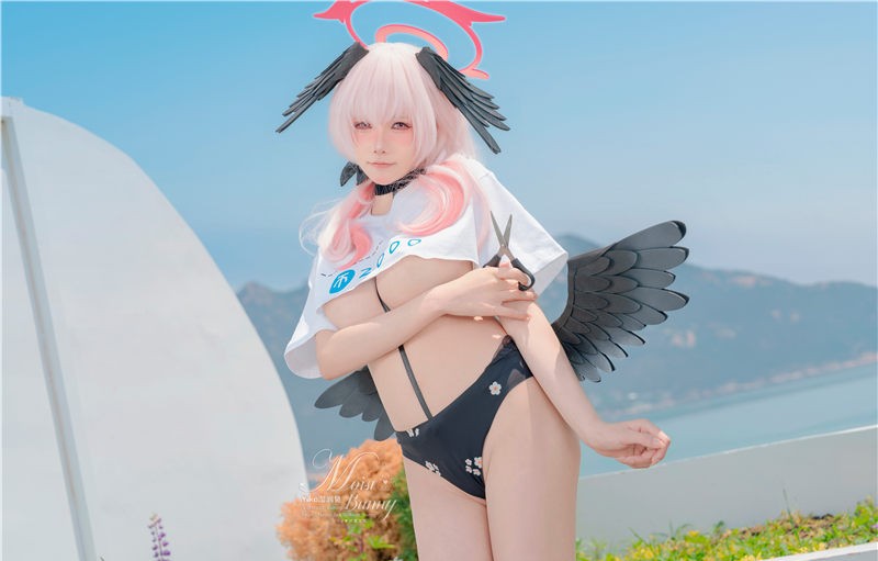 咬一口兔娘 下江小春 泳裝 [96P-2V2.40GB]