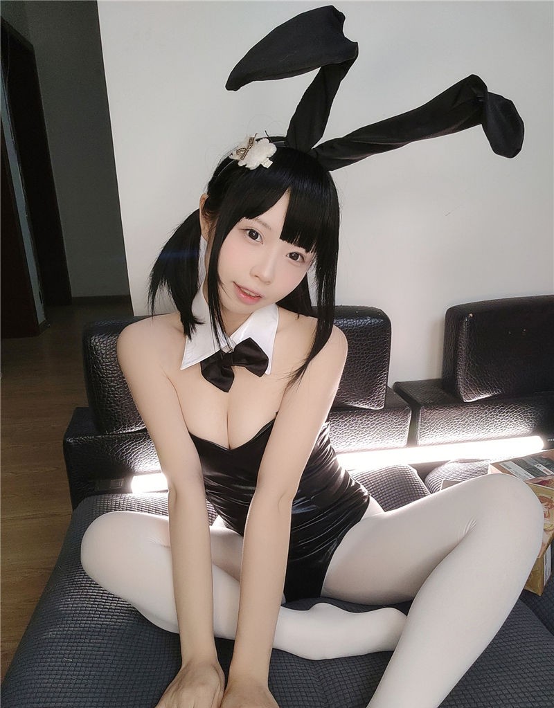 十万珍吱伏特 白咝兔女郎[60P-117M]