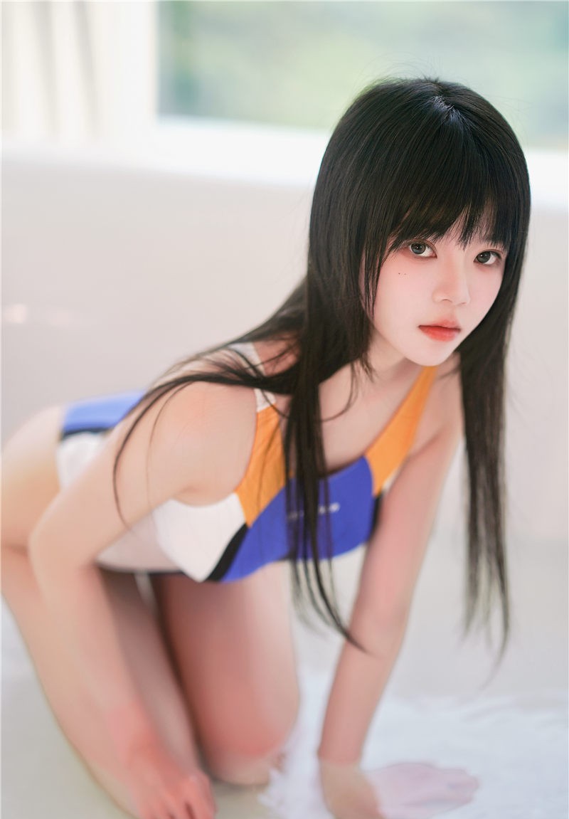 桜桃喵 竞泳 [21P-242MB]