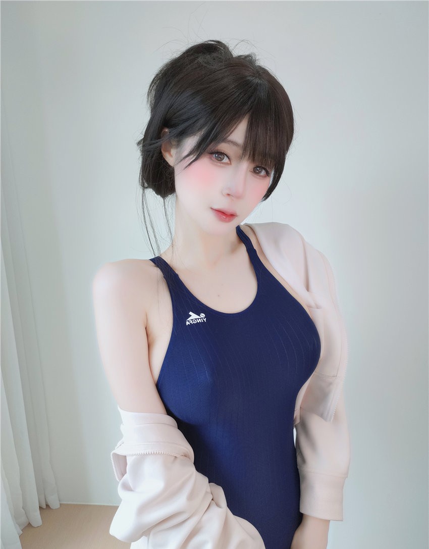 白银81 自摄Vol.99 死库水[121P18V-2.61G]