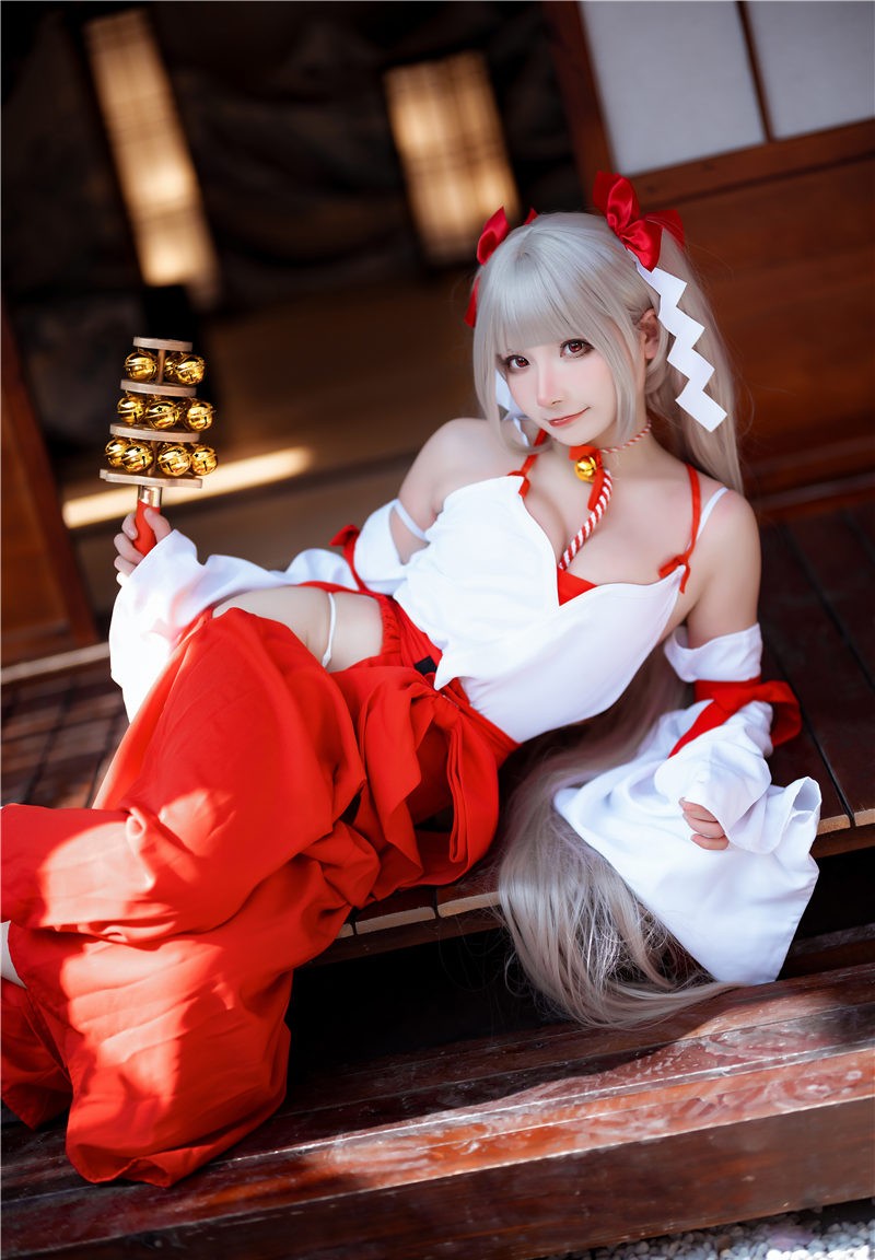 是三不是世w 碧蓝航线 可畏巫女[21P-566M]