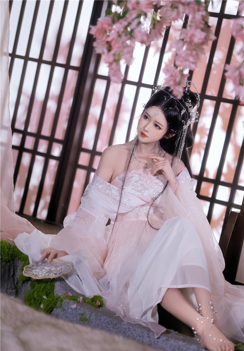 三度_69 小师姐[80P5V-1.44GB]