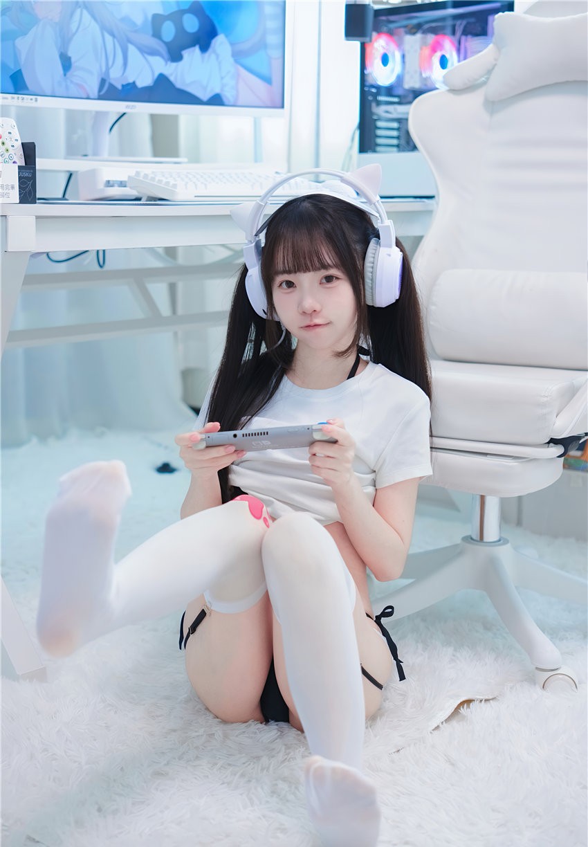 可可小白兔 不要打游戏惹 打兔兔 [76P-337MB]