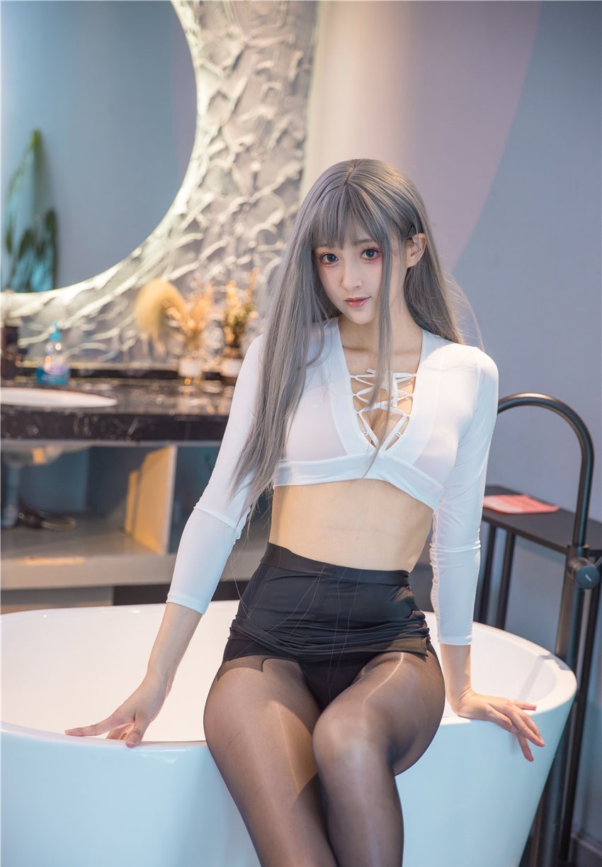 Luisa_零纱 浴刚湿身黑咝[24P-412M]