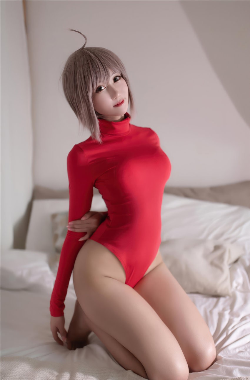 羽生三未 红毛衣 [24P-181M]