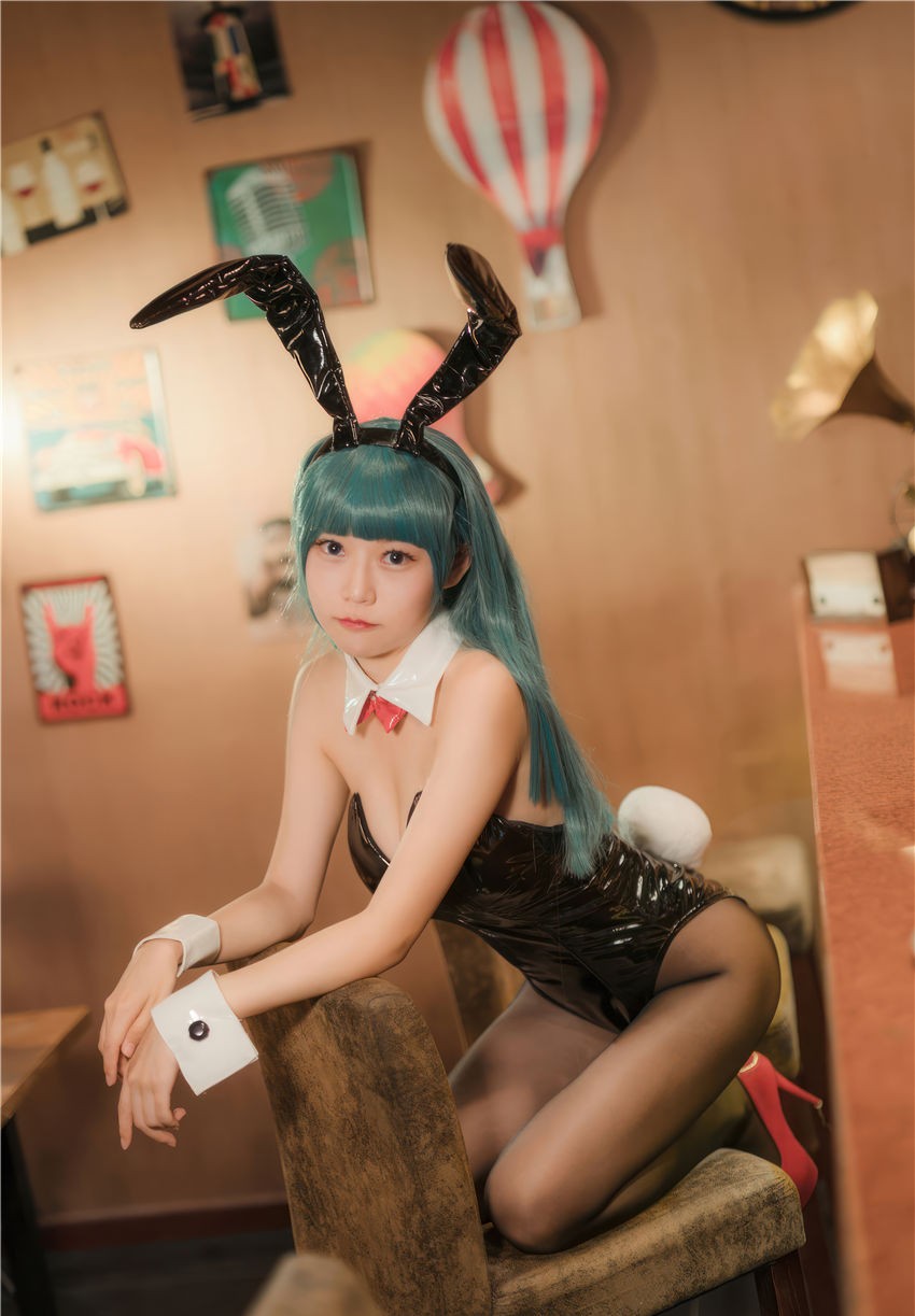 香草喵露露 七龙珠 布玛 兔女郎 [30P-222M]