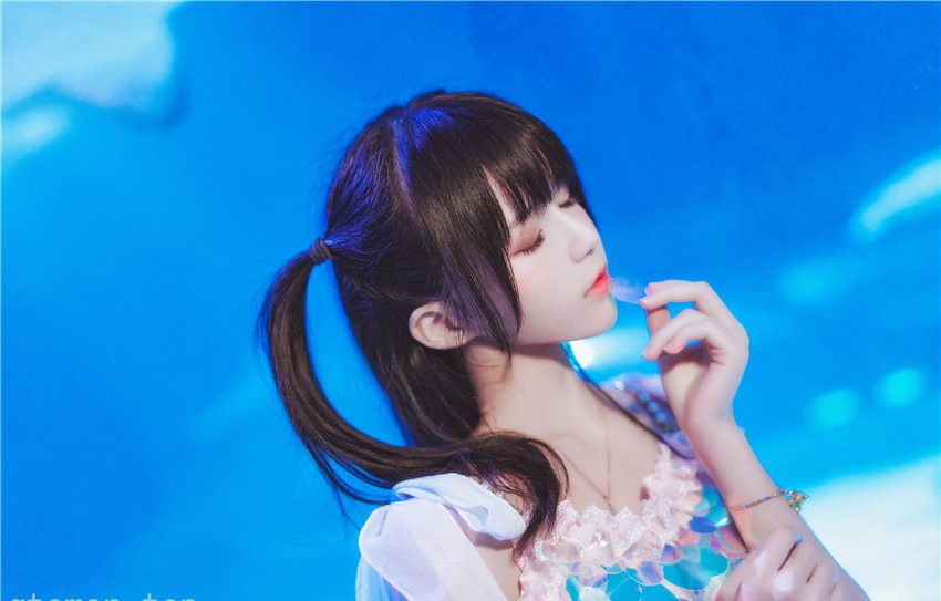 桜桃喵 水族馆 [15P-226MB]