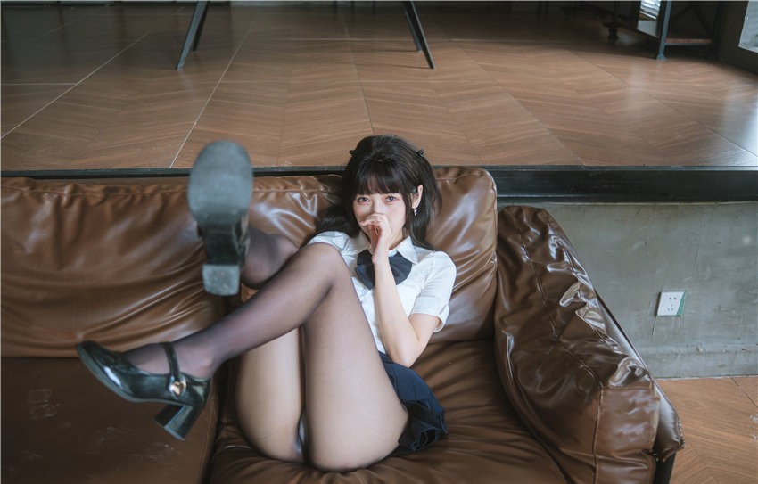 不呆猫 JK学没户外 [59P-390MB]