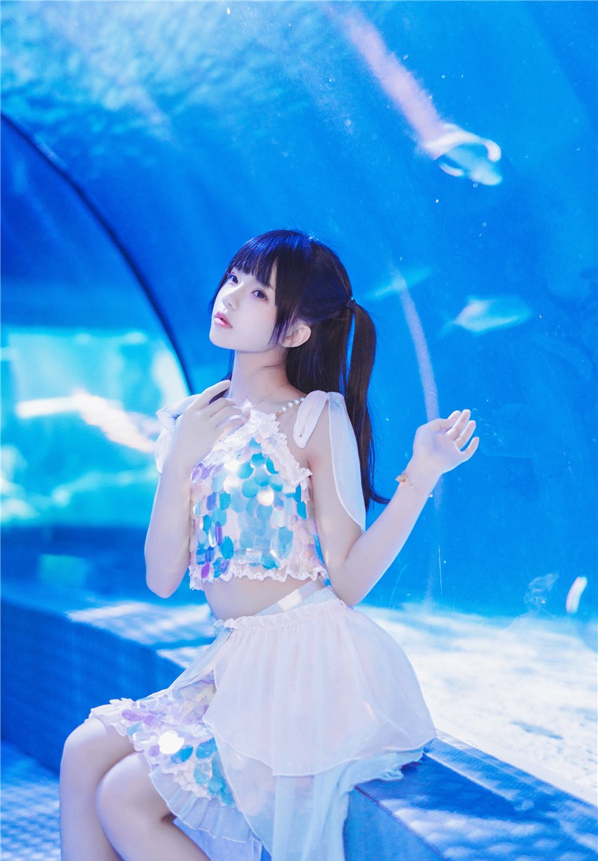 桜桃喵 水族馆 [15P-226MB]