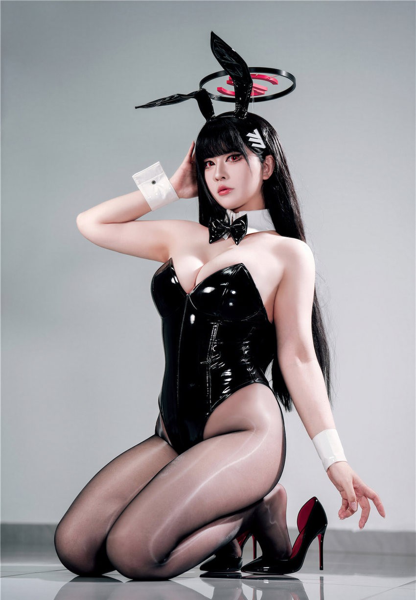 半半子 蔚蓝档案 调月莉音兔女郎[57P6V-400M]