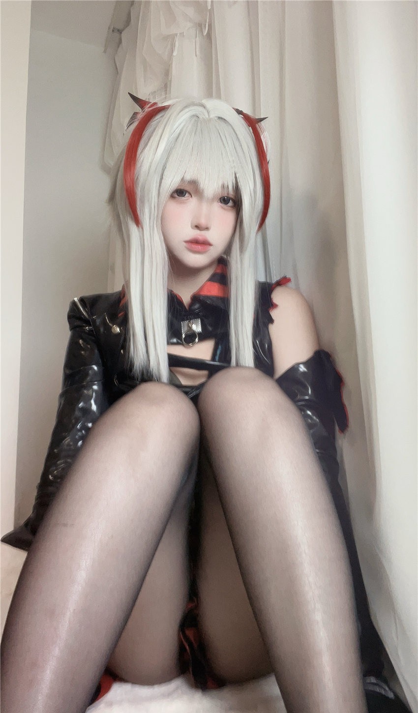 疯猫ss 明日方舟 W [33P-65M]