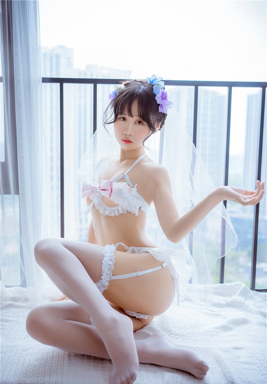 萌芽儿o0 白婚纱 蝴蝶结氝依 [24P-209MB]