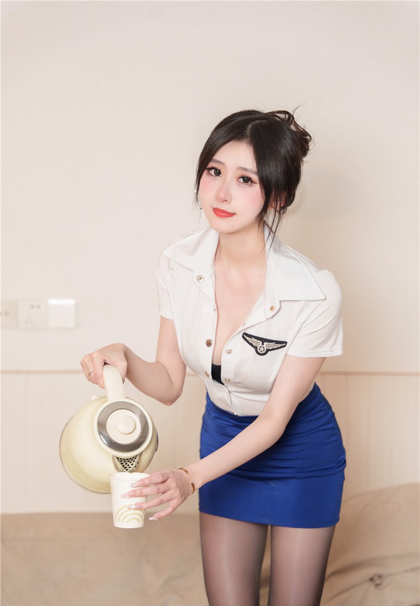 芋圆侑子 油亮空姐[33P4V-1.15G]