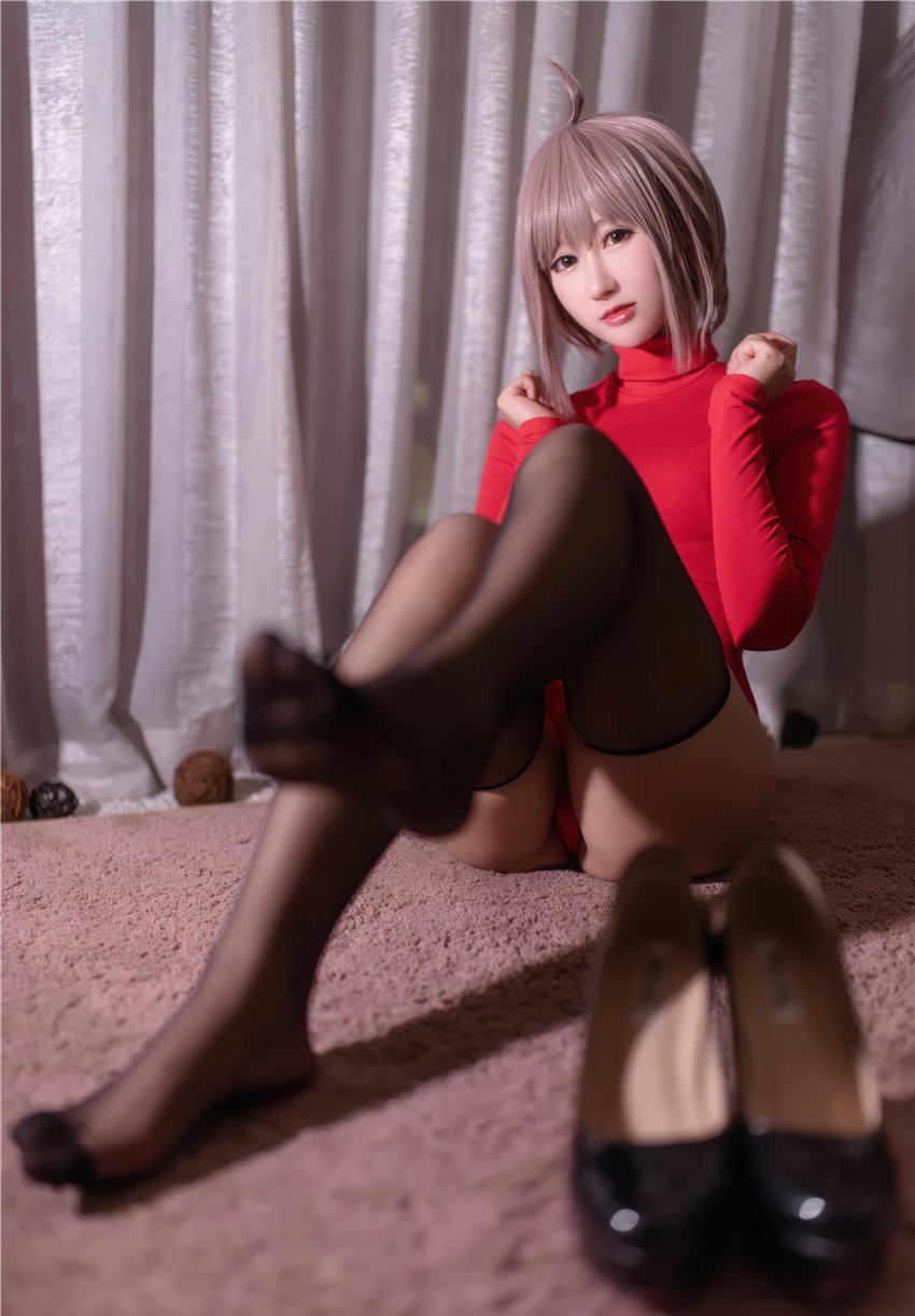 羽生三未 红毛衣 [24P-181M]