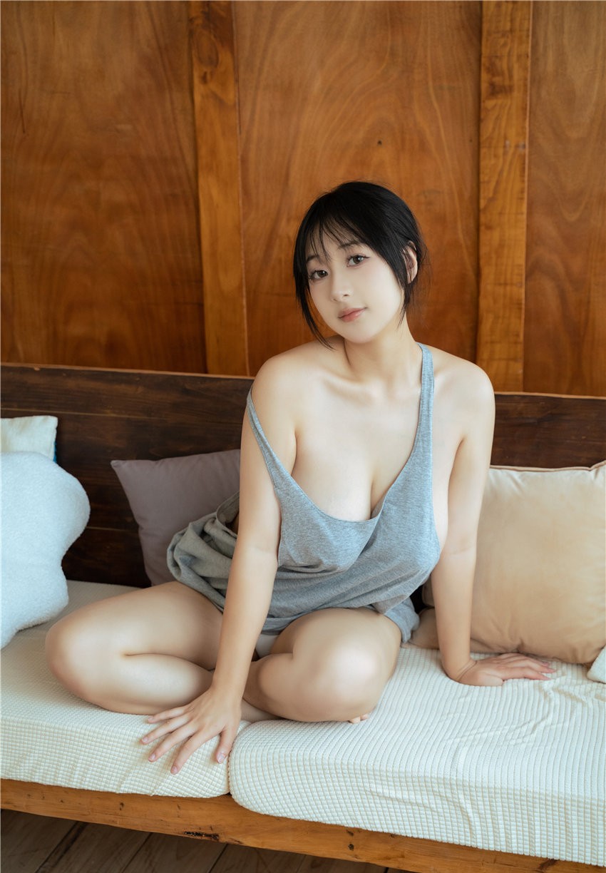 浅安安 灰背心椰奶[60P-730MB]
