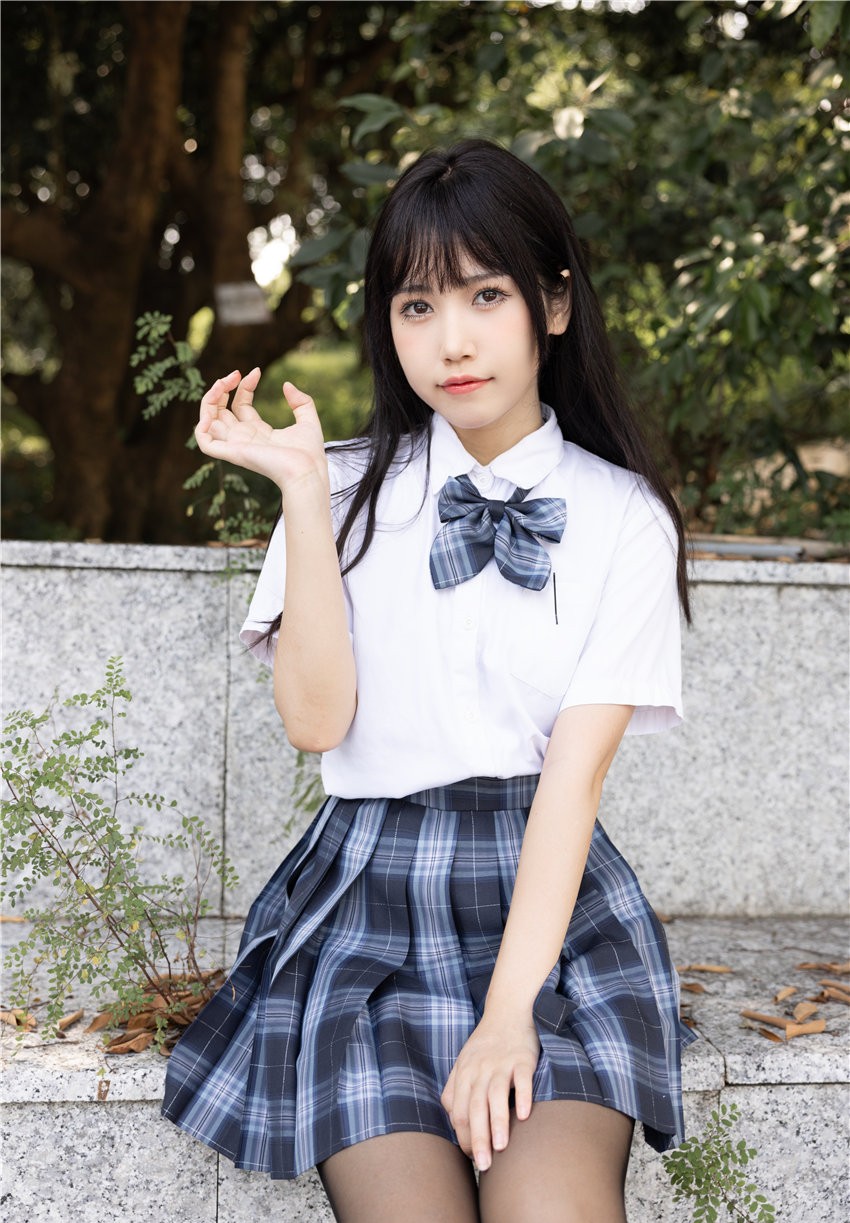 不呆猫 泳衣jk学没 [59P1V-1.30GB]