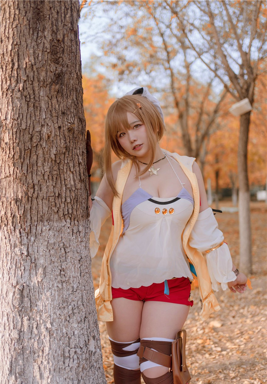 阿半今天很开心 莱莎[29P-375MB]
