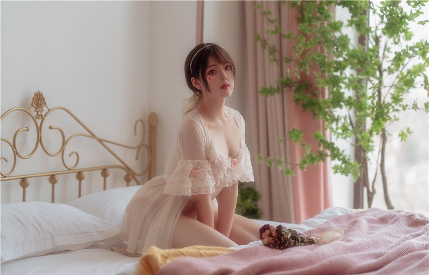 Natsuko夏夏子 雏菊 [43P-326MB]