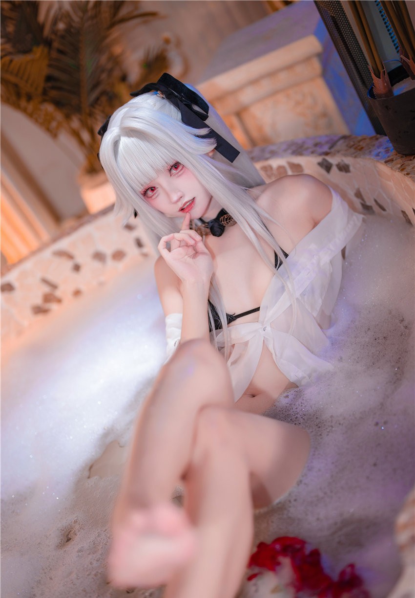 大大卷卷小卷 美少女万华镜 水池 [34P1V-994M]