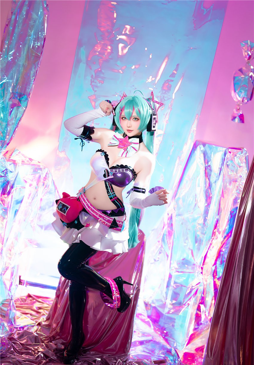 星之迟迟 Miku初音未来 喵斯快跑 [73P1V-2.75GB]