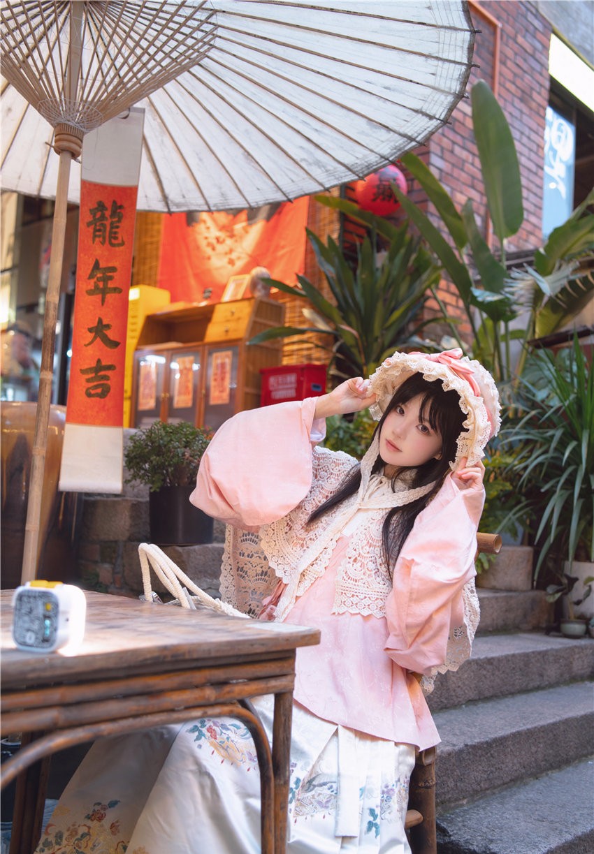 桜桃喵 龙年大吉[11P2V-320MB]