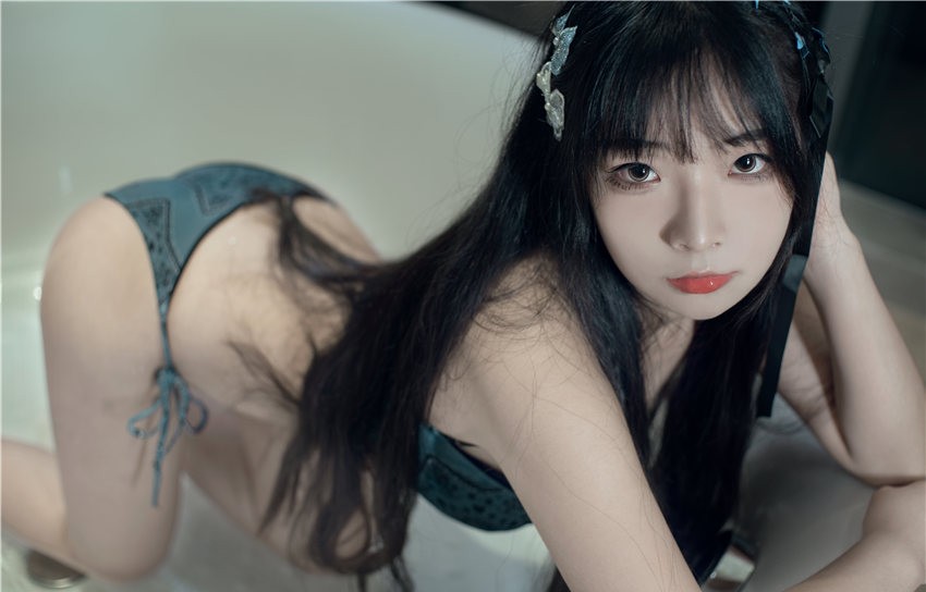 yuuhui玉汇 曦中蝶 [40P-834MB]