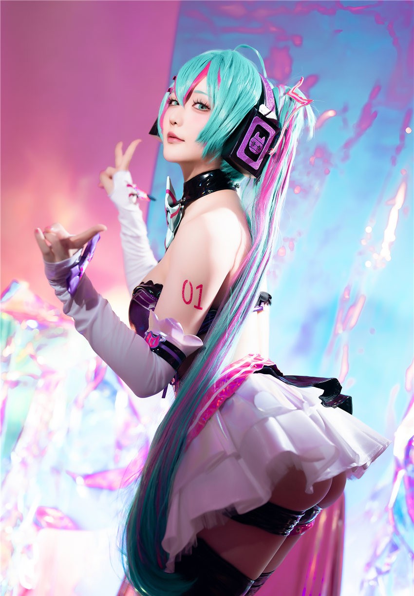 星之迟迟 Miku初音未来 喵斯快跑 [73P1V-2.75GB]