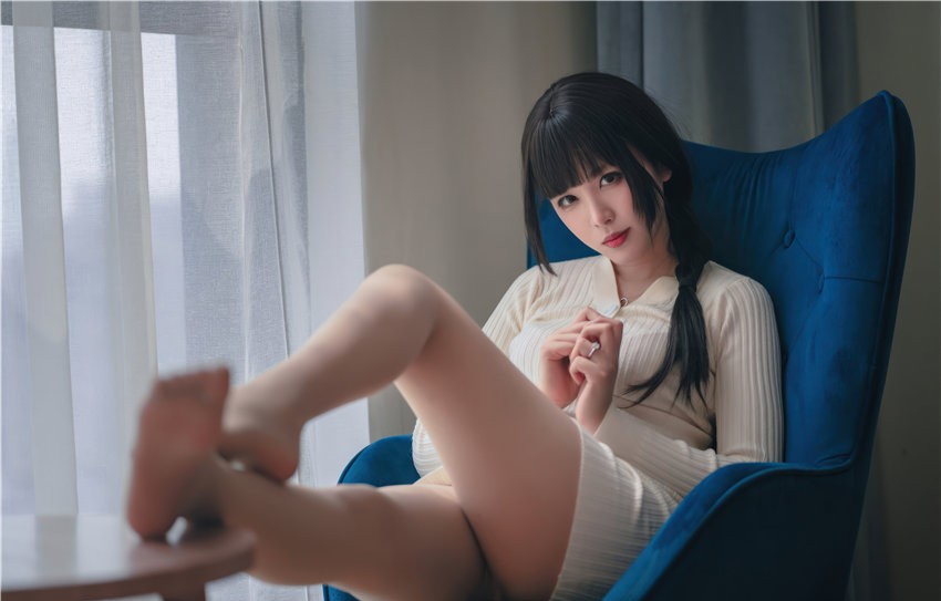 轩萧学姐 柔斯家妻[70P-555MB]