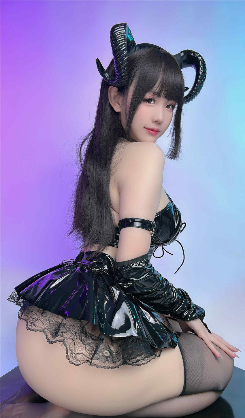 miko酱ww 黑翼魅魔[22P-100MB]