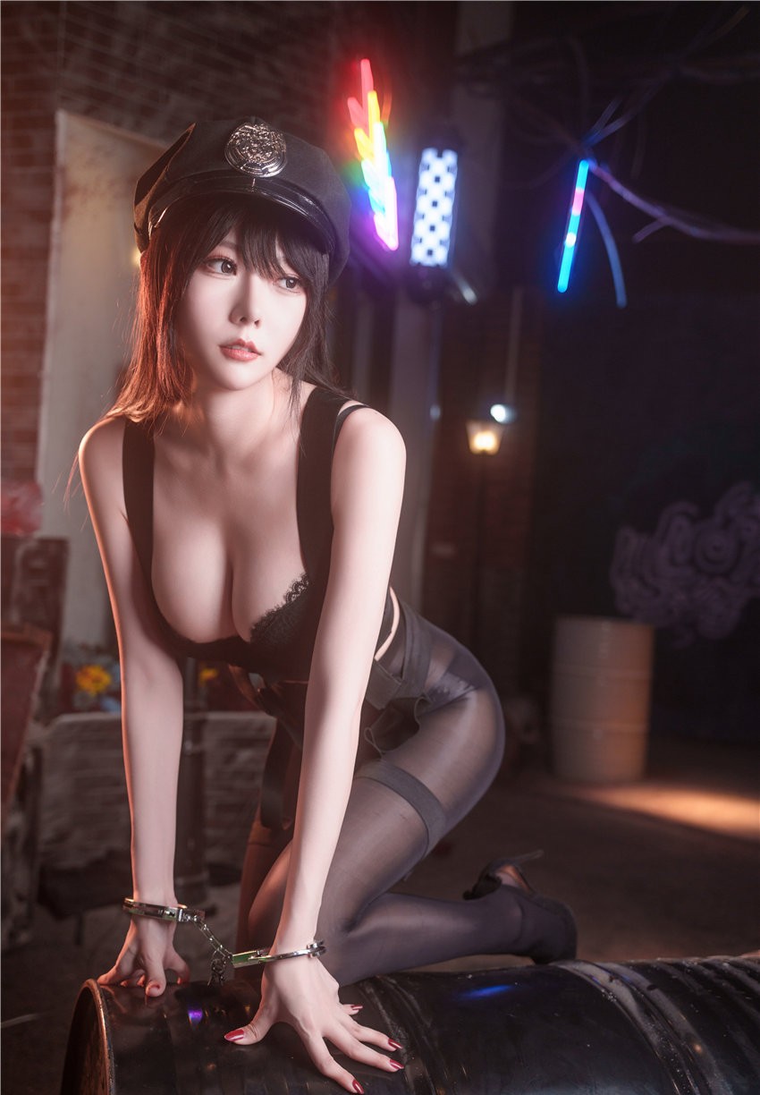 香草喵露露 十一月舰长 女警[40P1V-1.54GB]