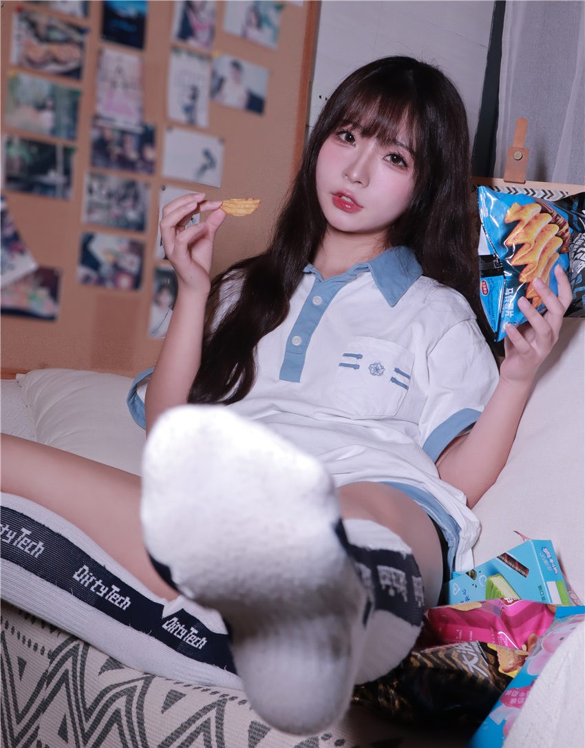 yuuhui玉汇 蓝白条少女 [81P-807MB]