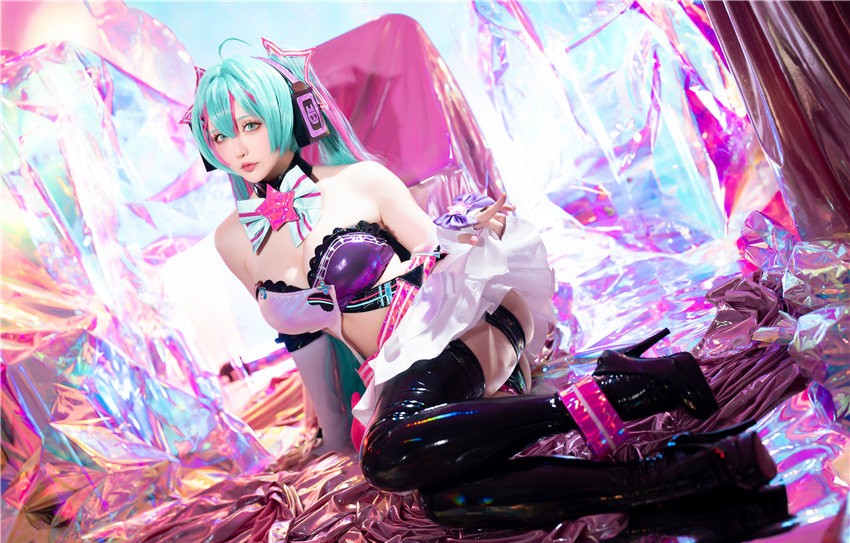 星之迟迟 Miku初音未来 喵斯快跑 [73P1V-2.75GB]