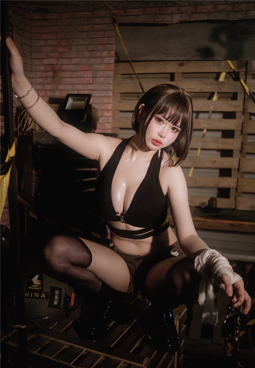 Tina很妖孽呀 短发女特工[42P-228MB]