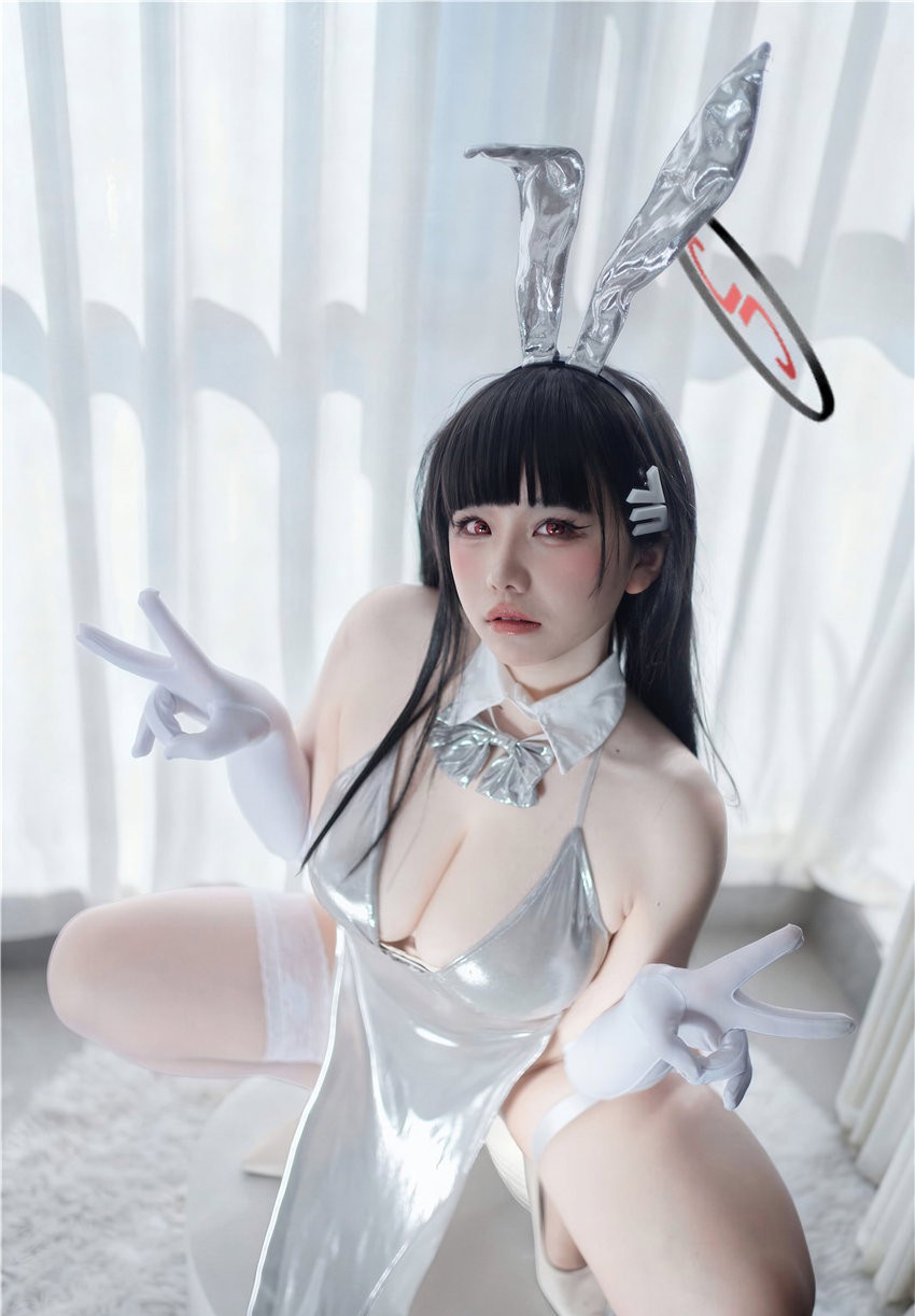 阿半今天很开心 蔚蓝档案 调月莉音·银色长裙[102P3V-1.24G]