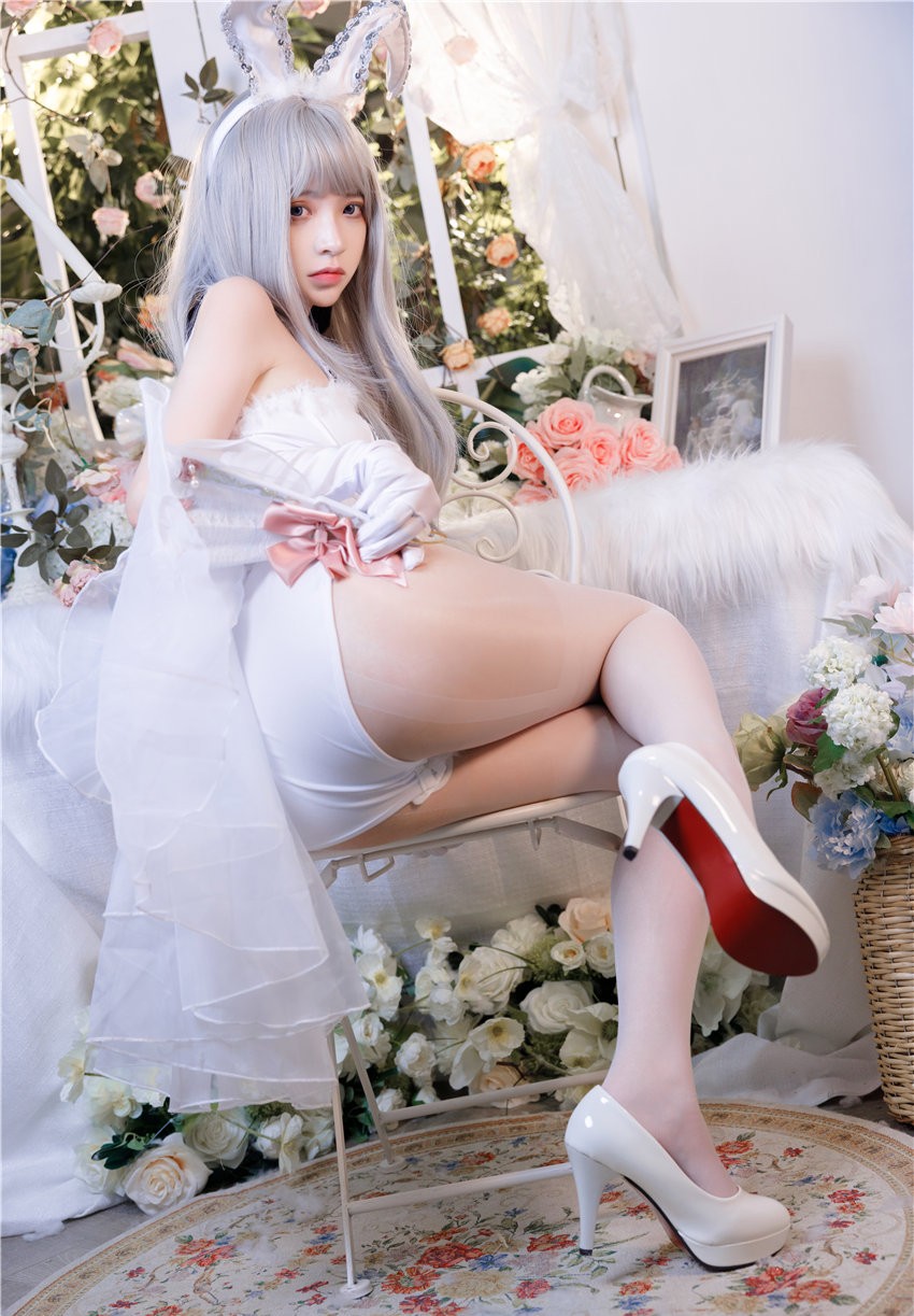疯猫ss 纯白绒绒兔 [40P2V-1.02GB]